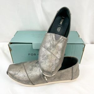 Tom's Classic Forged Iron Synthetic Shimmer Shoe Size 10